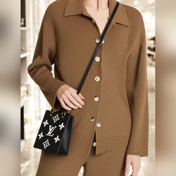 ✨️Brand NEW . Authentic Louis Vuitton Petit Sac Plat - Picture 3 of 13